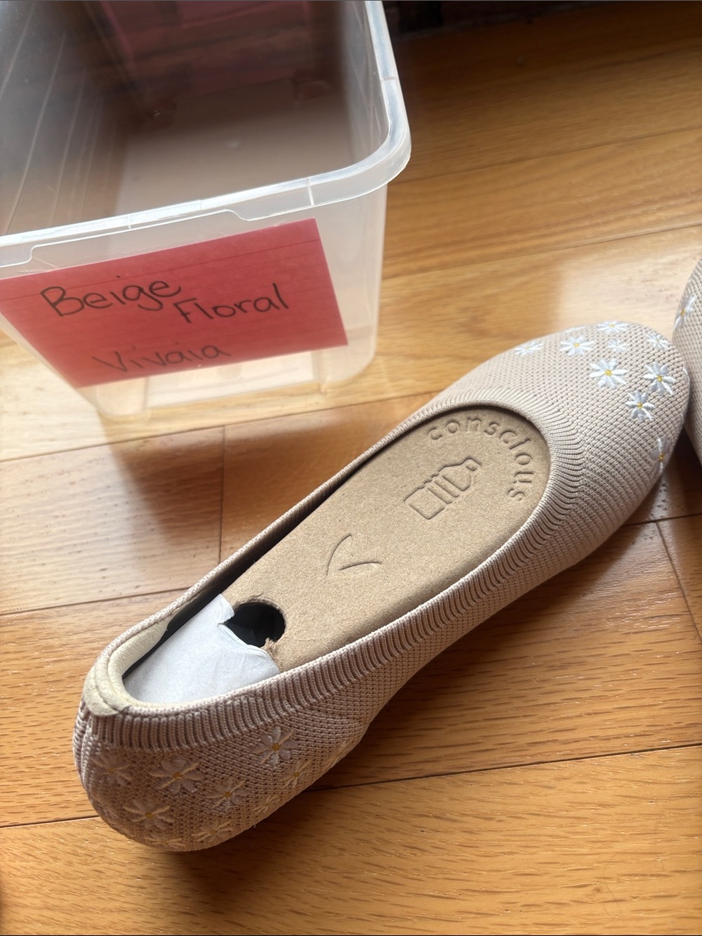 Comfort Vivaia Women's Cream Daisy Ballet Flats - worn once - Picture 4 of 6